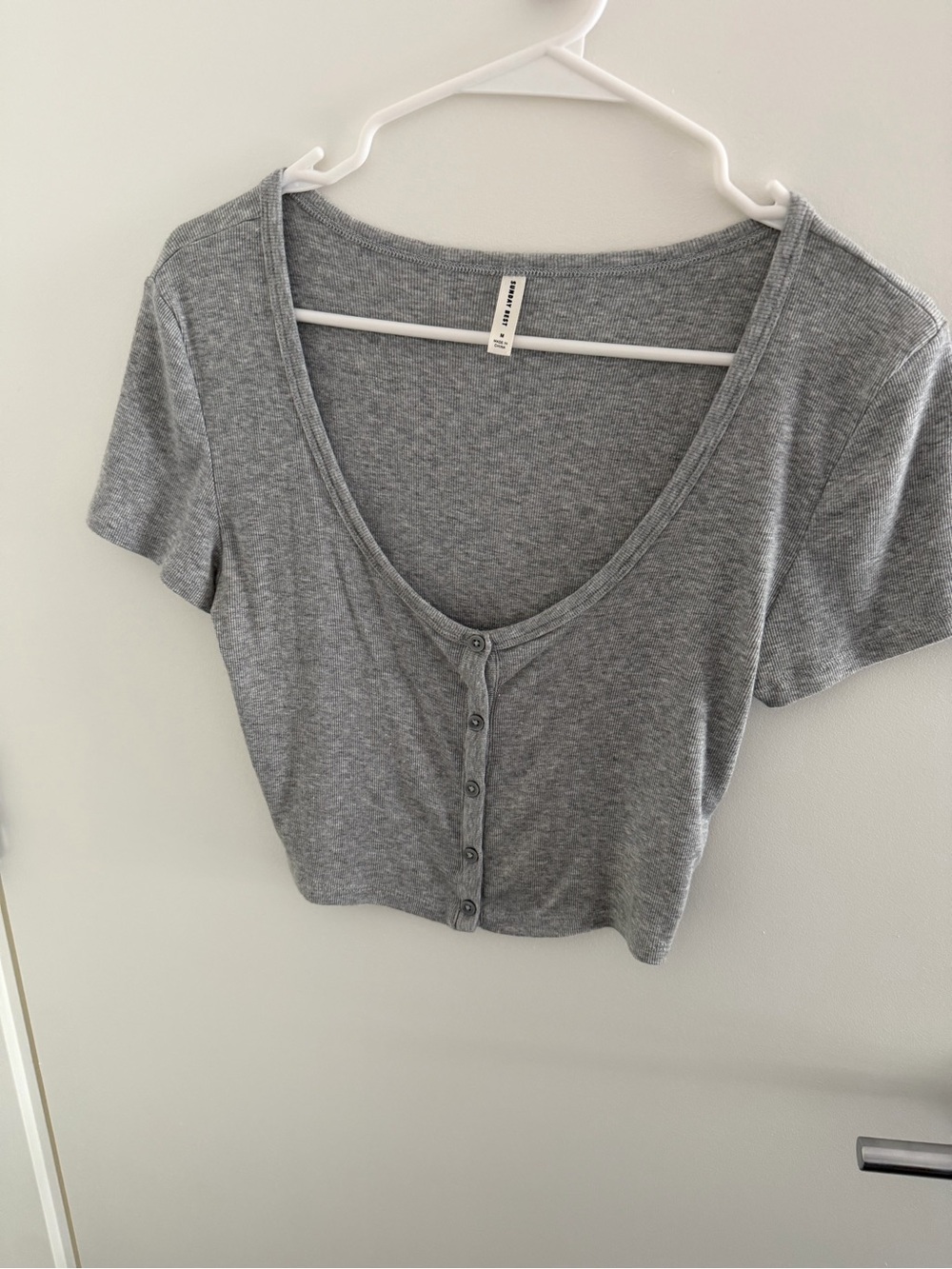 Sunday Best Cropped Button-Front Scoop Neck Top - Gray